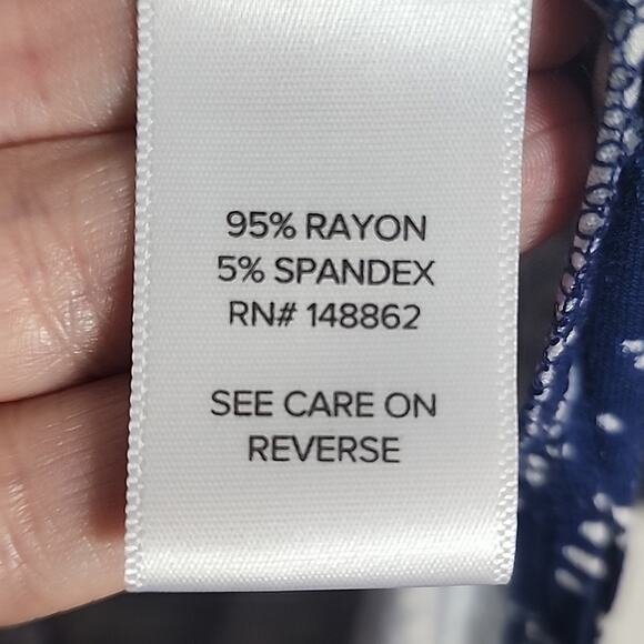 Torrid Mandala Print Navy/White Favorite Tunic, NWT - Picture 6 of 7